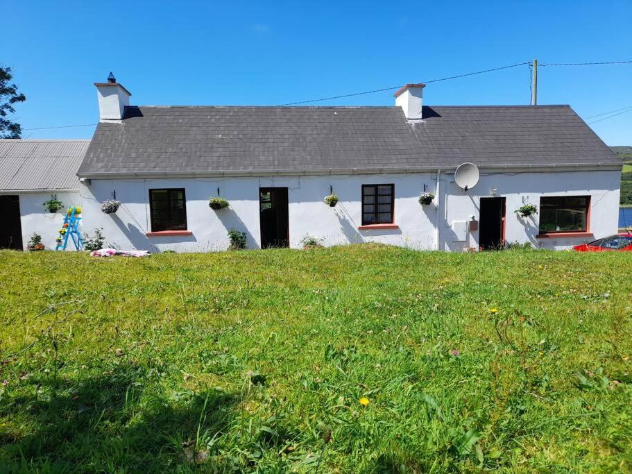Granny'S Cottage, A Lovely Lakeside Cottage Donegal Town Kültér fotó