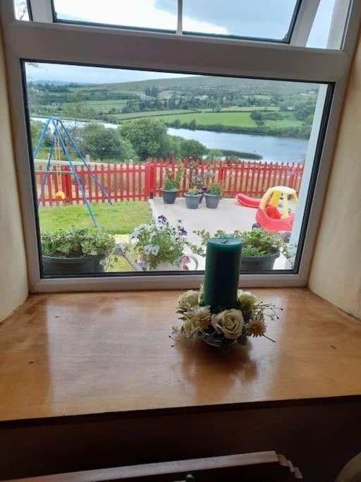 Granny'S Cottage, A Lovely Lakeside Cottage Donegal Town Kültér fotó